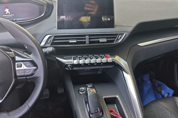 Used Peugeot 5008 2017 350THP 7-Seater Elite Edition Audio And AC Panel