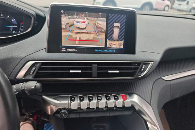 Used Peugeot 5008 2017 350THP 7-Seater Elite Edition Audio And AC Panel