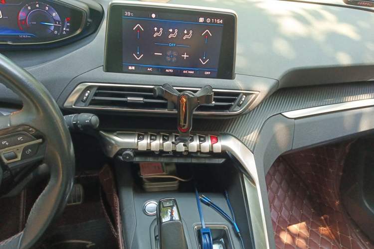 Used Peugeot 5008 2017 380THP 7-Seater Elite Edition Audio And AC Panel