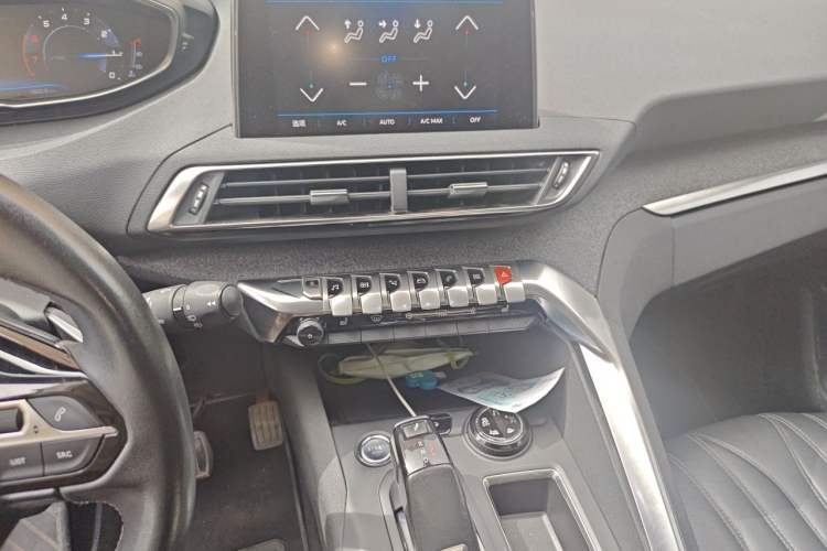Used Peugeot 5008 2017 380THP 7-Seater Luxury Edition Audio And AC Panel