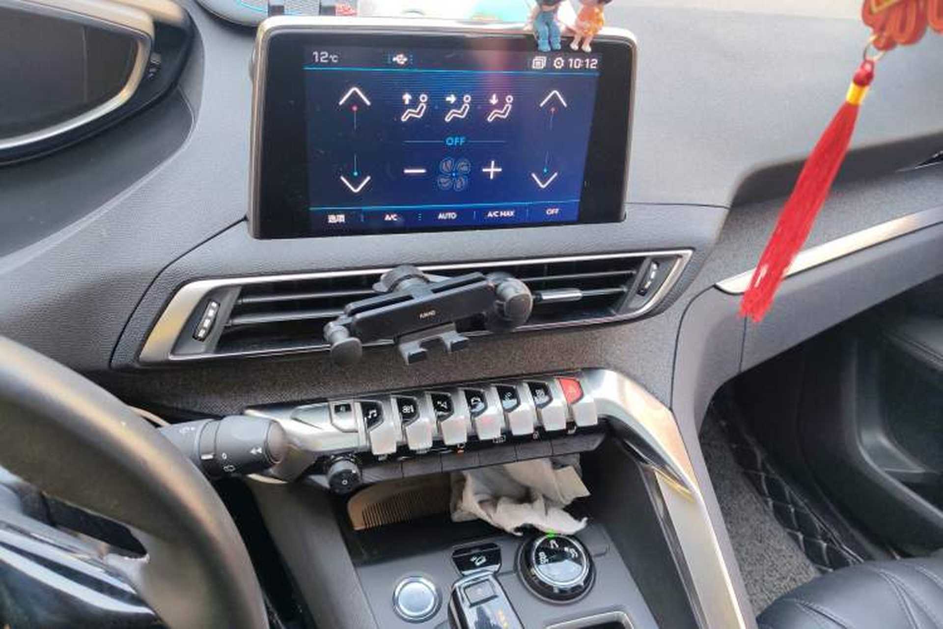 Used Peugeot 5008 2017 380THP 7-Seater Luxury Edition Audio And AC Panel