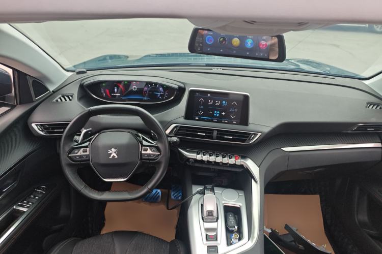 Used Peugeot 5008 2017 350THP 7-Seater Elite Edition Center Console