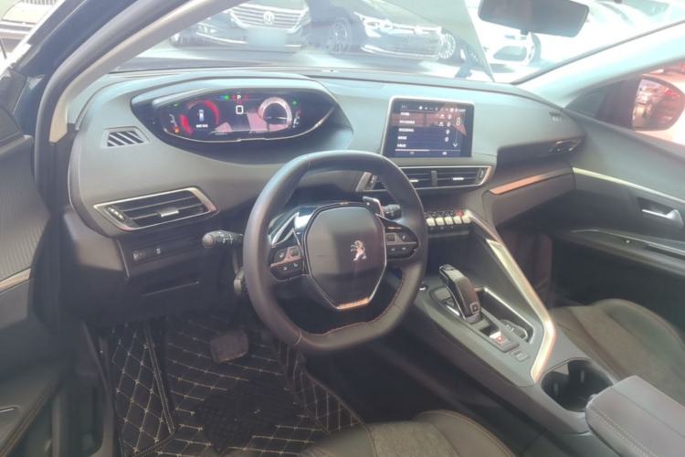Used Peugeot 5008 2017 380THP 7-Seater Elite Edition Center Console