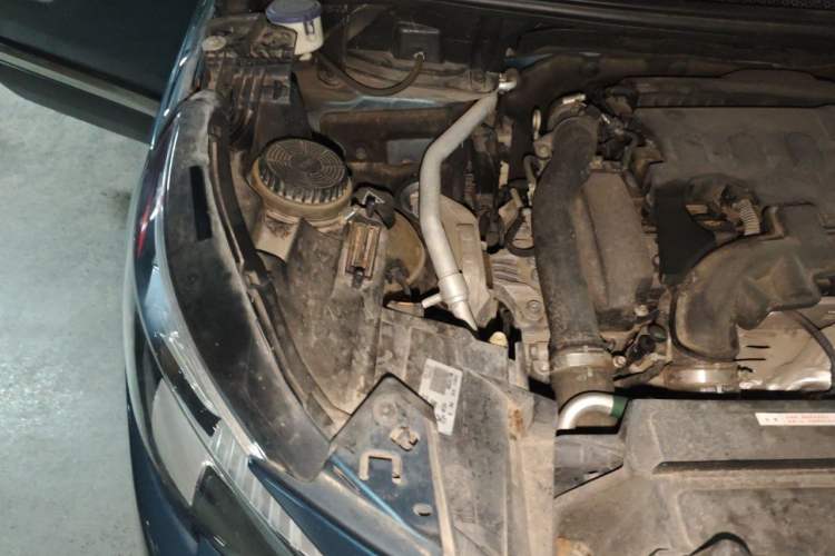 Used Peugeot 5008 2017 350THP 7-Seater Elite Edition Engine Bay Right