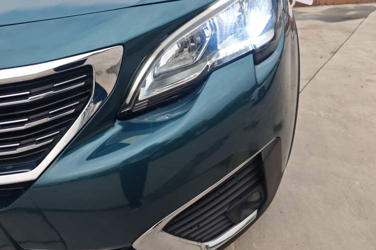 Used Peugeot 5008 2017 350THP 7-Seater Elite Edition Left Front Headlight