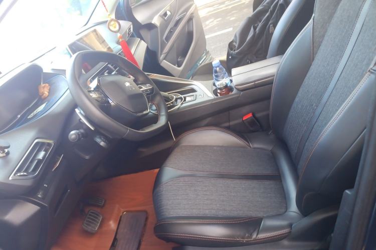 Used Peugeot 5008 2017 380THP 7-Seater Elite Edition Left Front Seat