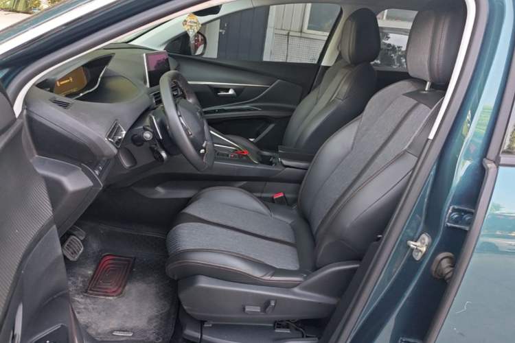 Used Peugeot 5008 2017 350THP 7-Seater Elite Edition Left Front Seat