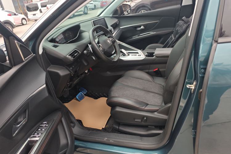 Used Peugeot 5008 2017 350THP 7-Seater Elite Edition Left Front Seat