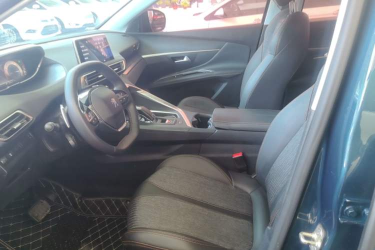 Used Peugeot 5008 2017 380THP 7-Seater Elite Edition Left Front Seat