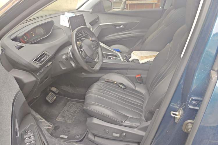 Used Peugeot 5008 2017 380THP 7-Seater Luxury Edition Left Front Seat