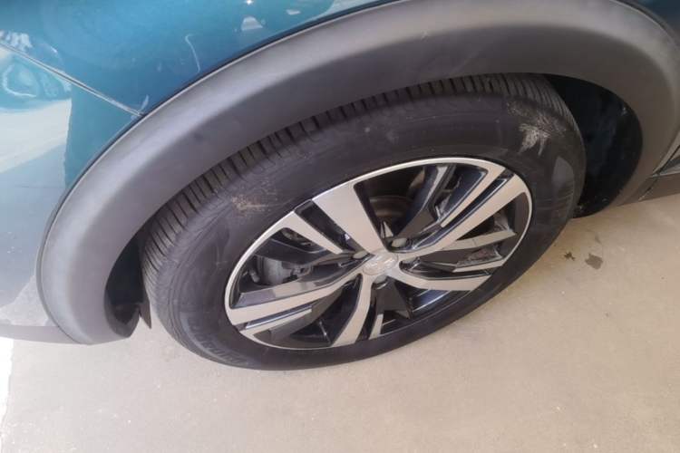 Used Peugeot 5008 2017 380THP 7-Seater Elite Edition Left Front Wheel Hub