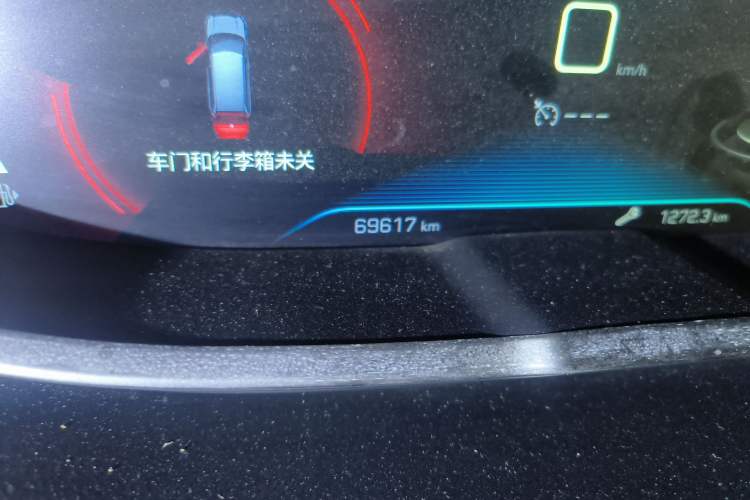 Used Peugeot 5008 2017 350THP 7-Seater Elite Edition Odometer Close Up