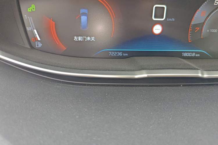 Used Peugeot 5008 2017 380THP 7-Seater Luxury Edition Odometer Close Up