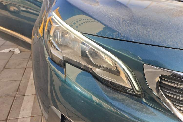 Used Peugeot 5008 2017 380THP 7-Seater Elite Edition Right Front Headlight