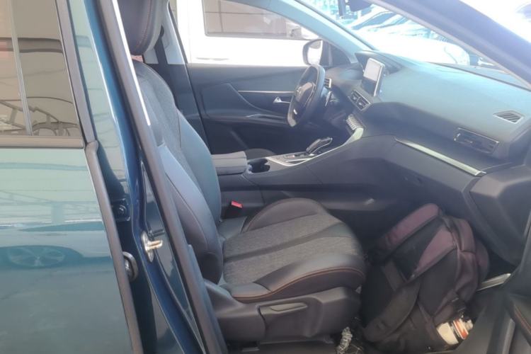 Used Peugeot 5008 2017 380THP 7-Seater Elite Edition Right Front Seat