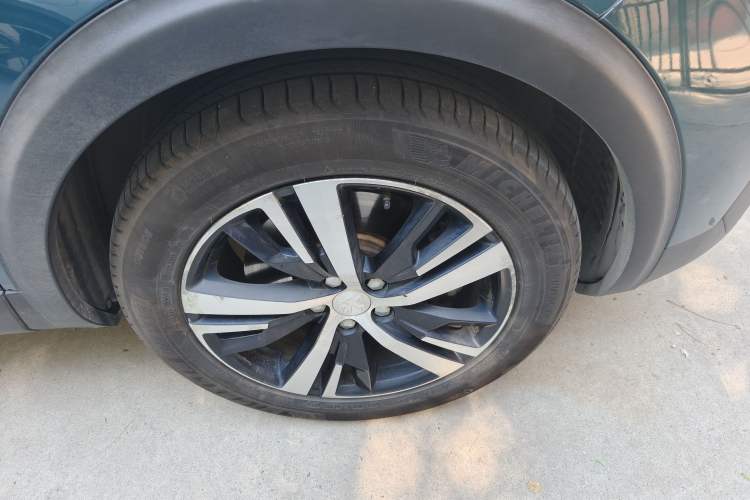 Used Peugeot 5008 2017 350THP 7-Seater Elite Edition Right Front Wheel Hub