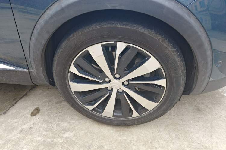Used Peugeot 5008 2017 380THP 7-Seater Luxury Edition Right Front Wheel Hub