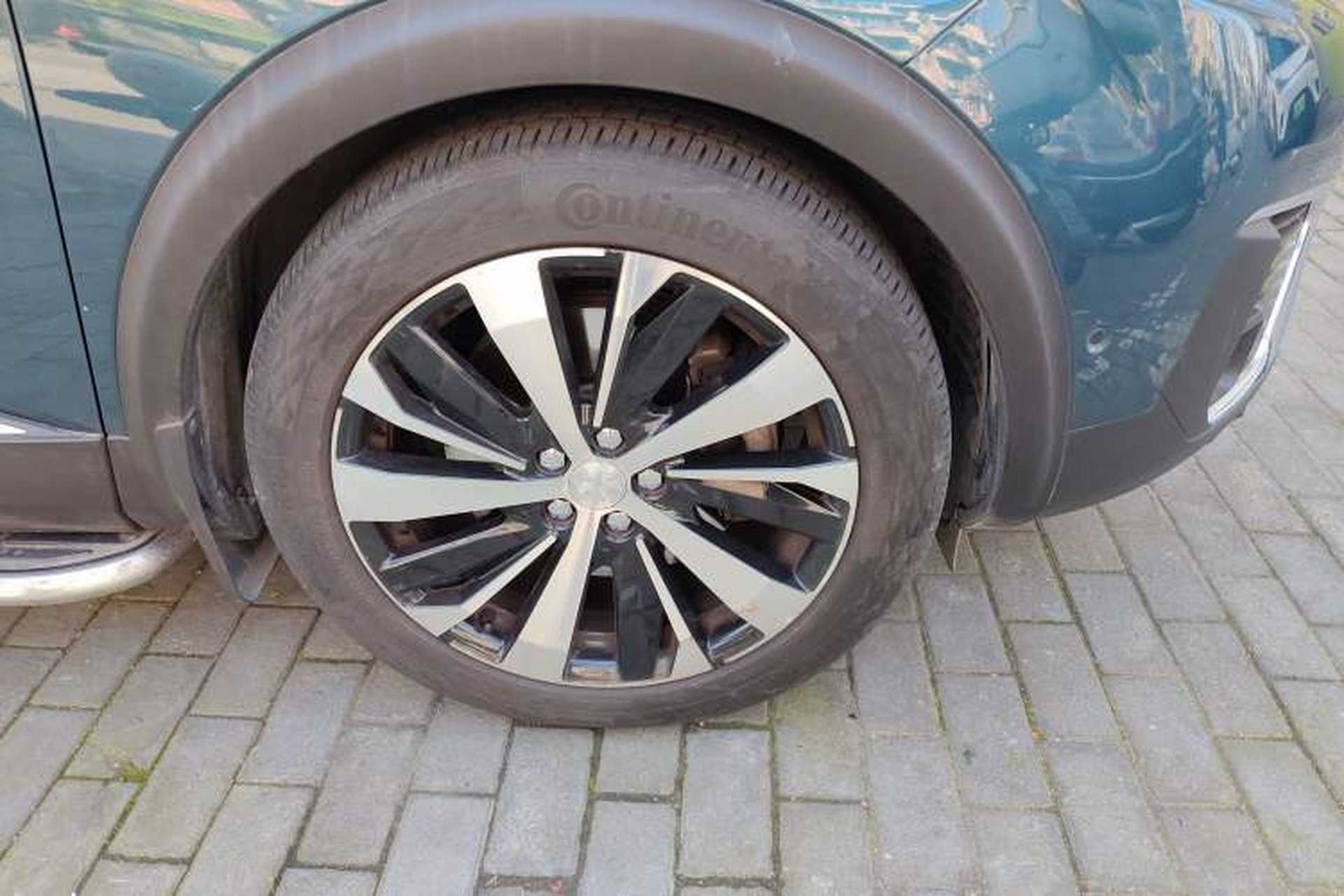 Used Peugeot 5008 2017 380THP 7-Seater Luxury Edition Right Front Wheel Hub