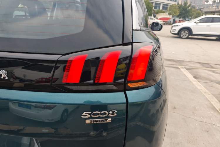 Used Peugeot 5008 2017 350THP 7-Seater Elite Edition Right Rear Taillight