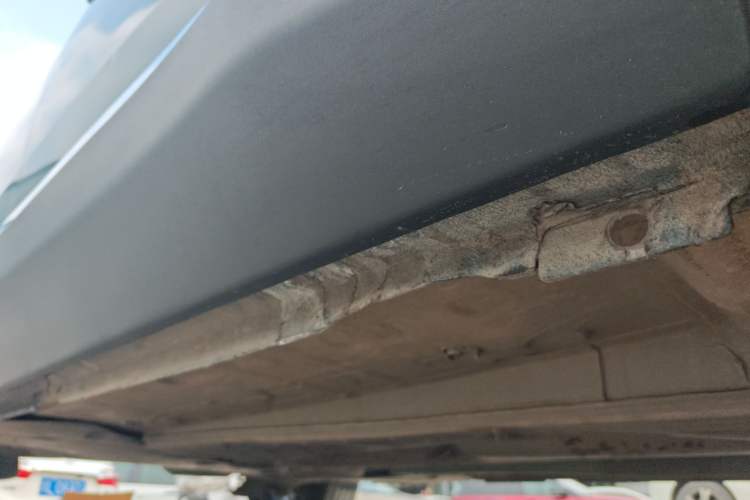 Used Peugeot 5008 2017 350THP 7-Seater Elite Edition Right Side Sill