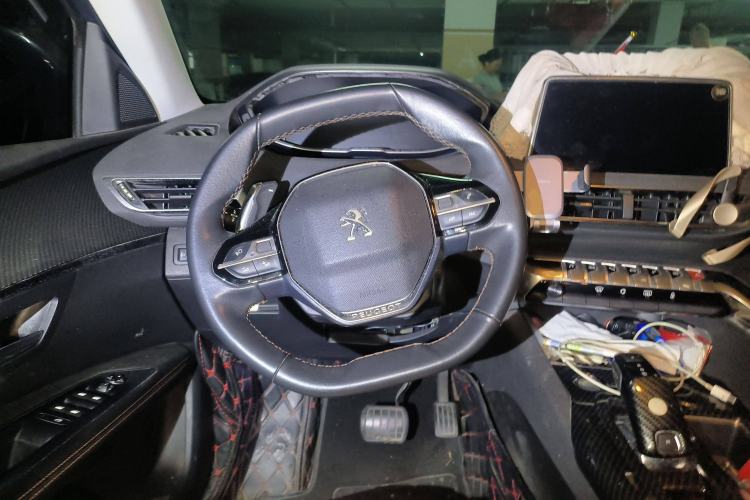 Used Peugeot 5008 2017 350THP 7-Seater Elite Edition Steering Wheel
