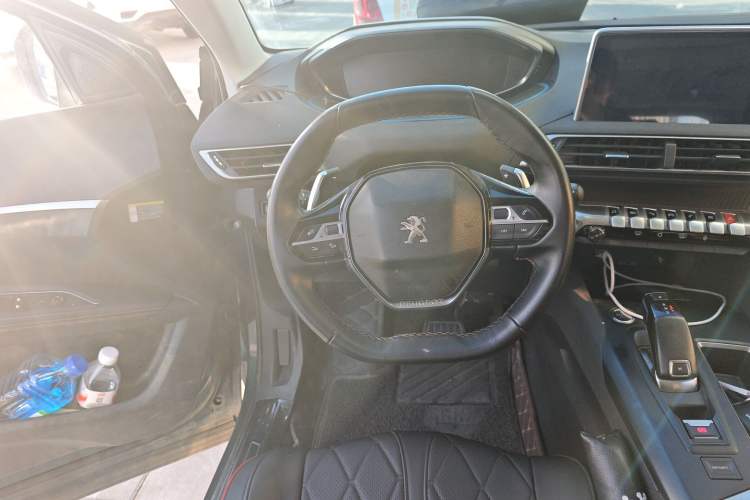 Used Peugeot 5008 2017 380THP 7-Seater Elite Edition Steering Wheel