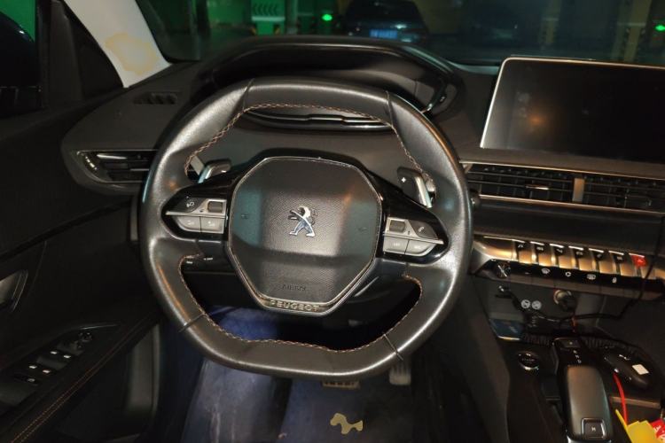 Used Peugeot 5008 2017 350THP 7-Seater Elite Edition Steering Wheel