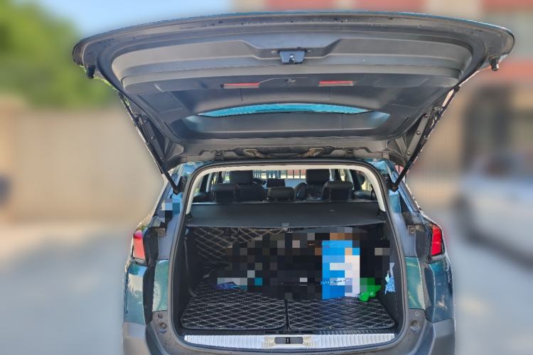 Used Peugeot 5008 2017 350THP 7-Seater Elite Edition Trunk