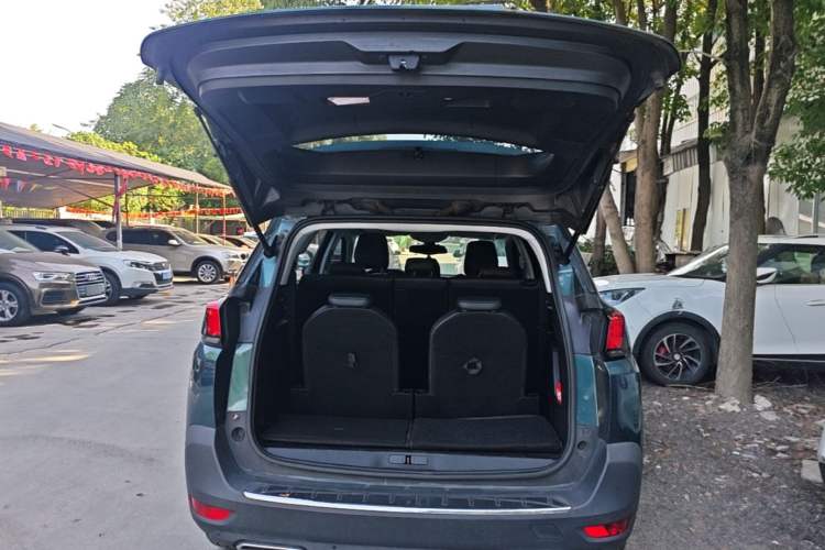 Used Peugeot 5008 2017 350THP 7-Seater Elite Edition Trunk