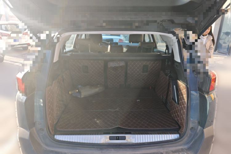 Used Peugeot 5008 2017 380THP 7-Seater Elite Edition Trunk