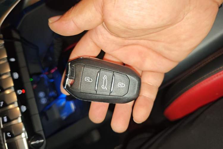 Used Peugeot 5008 2017 350THP 7-Seater Elite Edition Vehicle Key