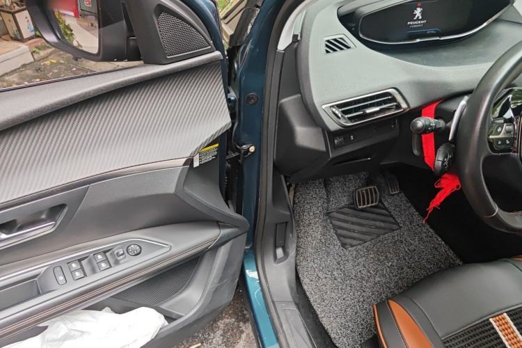 Used Peugeot 5008 2017 350THP 7-Seater Elite Edition Driver Seat