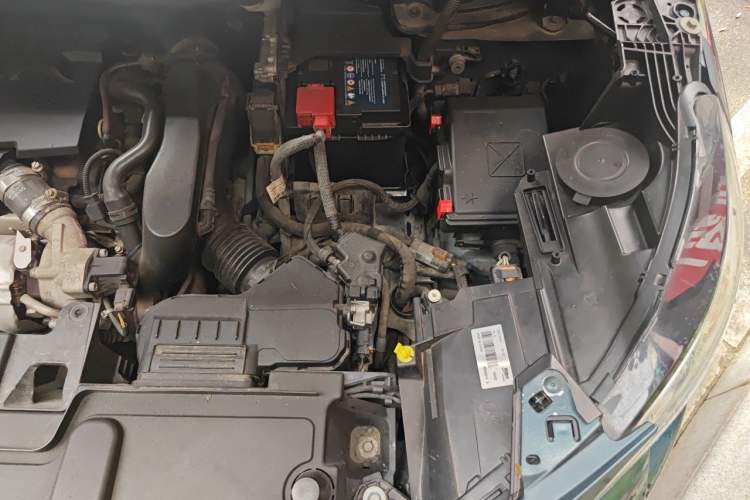 Used Peugeot 5008 2017 350THP 7-Seater Elite Edition Engine Bay Left