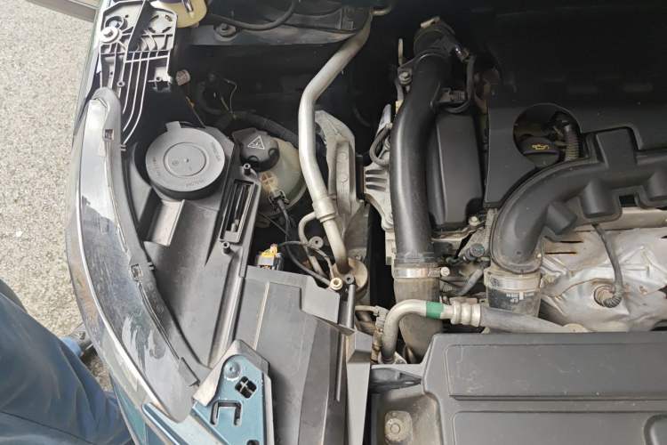 Used Peugeot 5008 2017 350THP 7-Seater Elite Edition Engine Bay Right