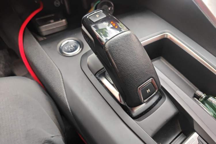 Used Peugeot 5008 2017 350THP 7-Seater Elite Edition Gear Lever