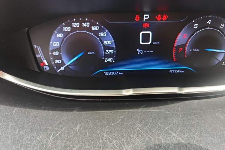 Used Peugeot 5008 2017 350THP 7-Seater Elite Edition Odometer Close Up