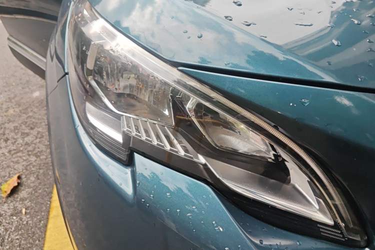 Used Peugeot 5008 2017 350THP 7-Seater Elite Edition Right Front Headlight