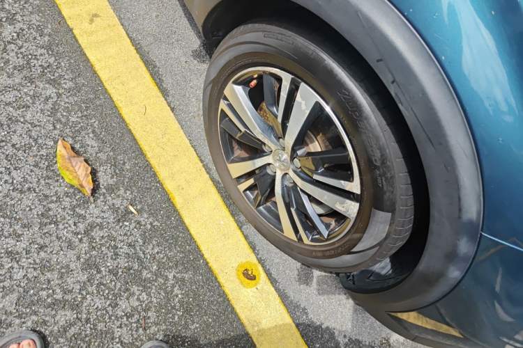 Used Peugeot 5008 2017 350THP 7-Seater Elite Edition Right Front Wheel Hub