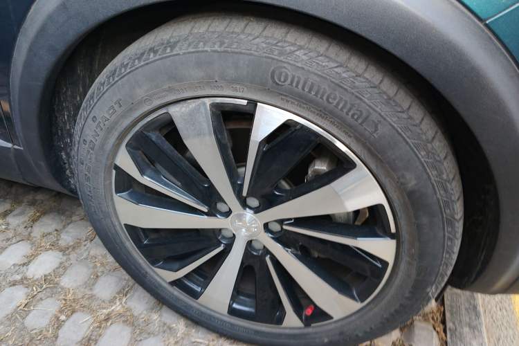 Used Peugeot 5008 2017 380THP 7-Seater Luxury GT Edition Right Front Wheel Hub