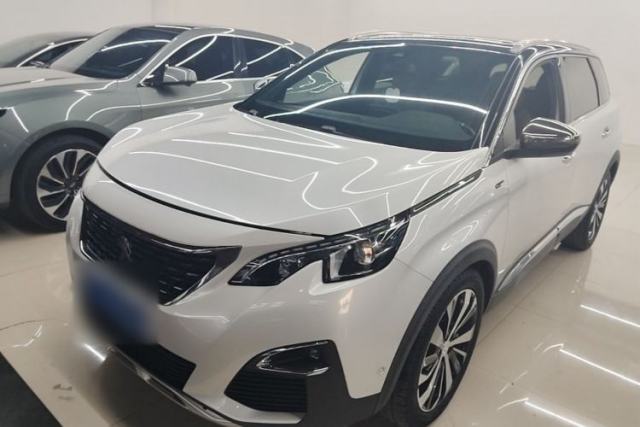 Peugeot 5008 2017 380THP 7-Seater Luxury GT Edition مستعملة