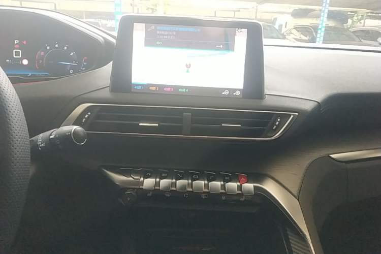 Used Peugeot 5008 2017 380THP 7-Seater Luxury GT Edition Audio And AC Panel