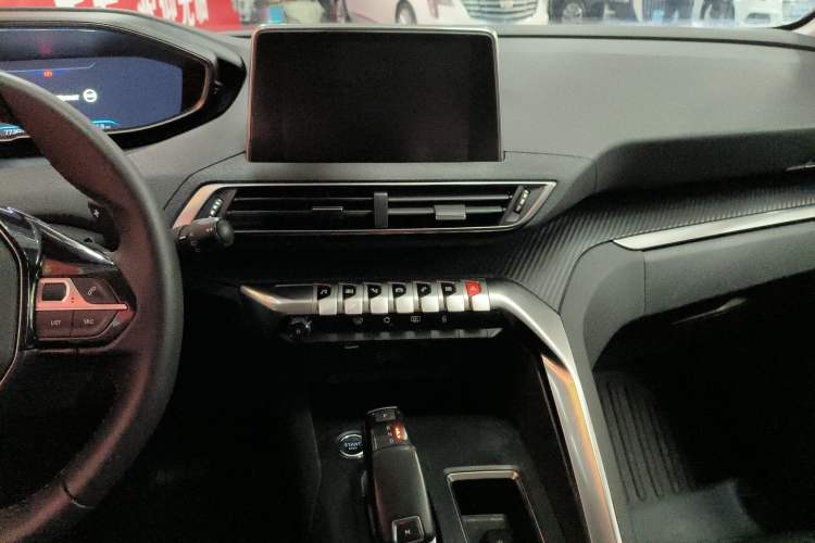 Used Peugeot 5008 2017 350THP 5-Seat Elite Edition Audio And AC Panel