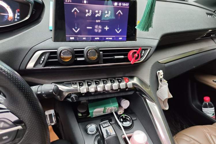 Used Peugeot 5008 2017 380THP 7-Seater Luxury GT Edition Audio And AC Panel