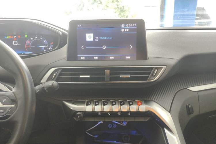 Used Peugeot 5008 2017 380THP 7-Seater Elite Edition Audio And AC Panel