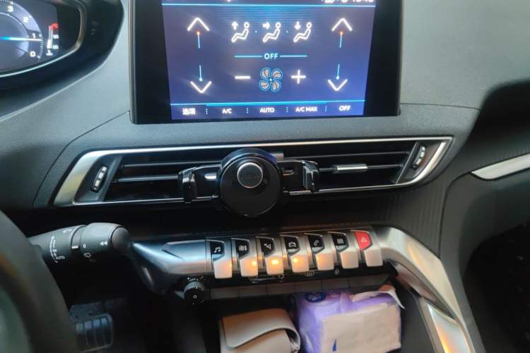 Used Peugeot 5008 2017 380THP 7-Seater Elite Edition Audio And AC Panel