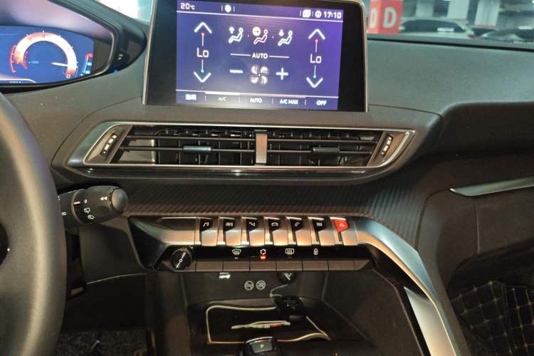 Used Peugeot 5008 2017 350THP 7-Seater Elite Edition Audio And AC Panel