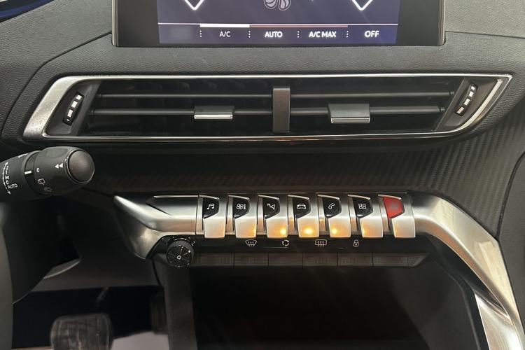 Used Peugeot 5008 2017 380THP 7-Seater Elite Edition Audio And AC Panel