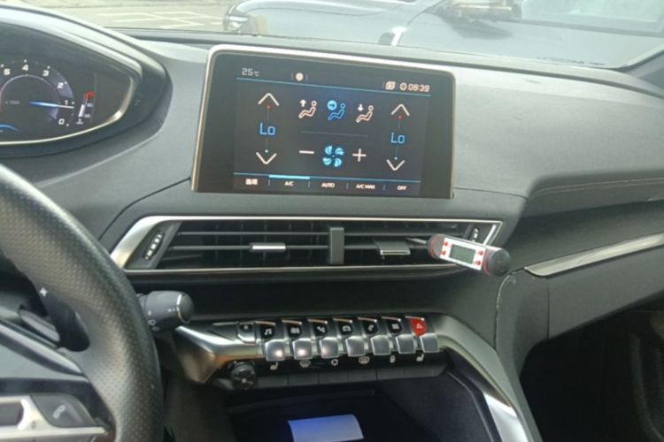 Used Peugeot 5008 2017 380THP 7-Seater Luxury GT Edition Audio And AC Panel