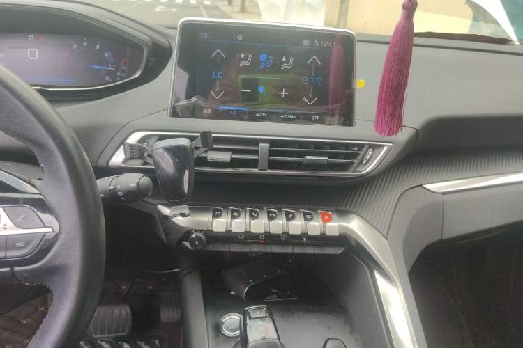 Used Peugeot 5008 2017 380THP 7-Seater Elite Edition Audio And AC Panel