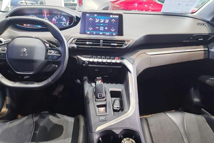 Used Peugeot 5008 2017 380THP 7-Seater Elite Edition Audio And AC Panel